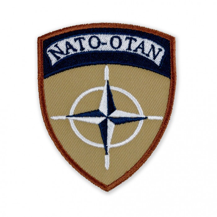 Emblema NATO - Detaliu broderie de calitate superioară pentru personalul militar NATO